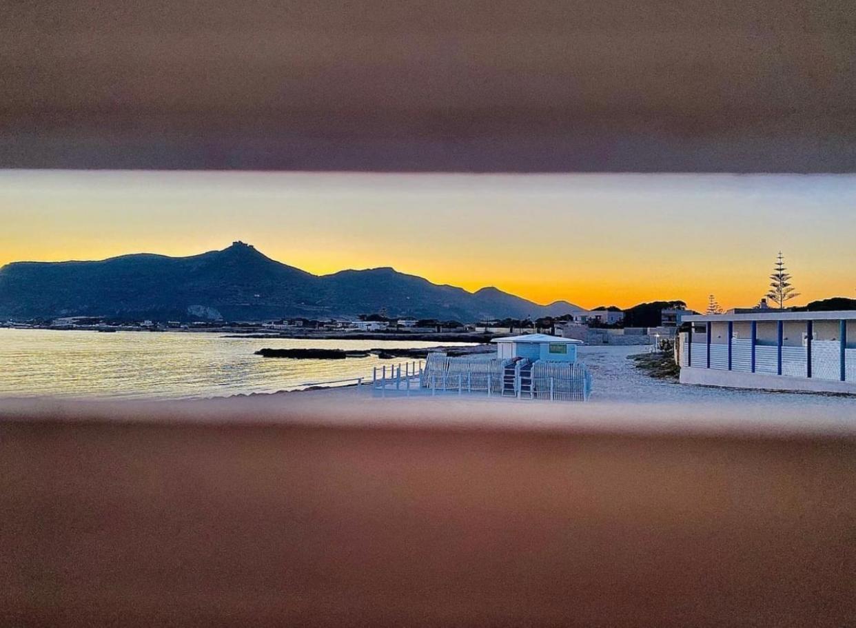 Stabilimento Lido Burrone Bed & Breakfast Favignana Exterior foto
