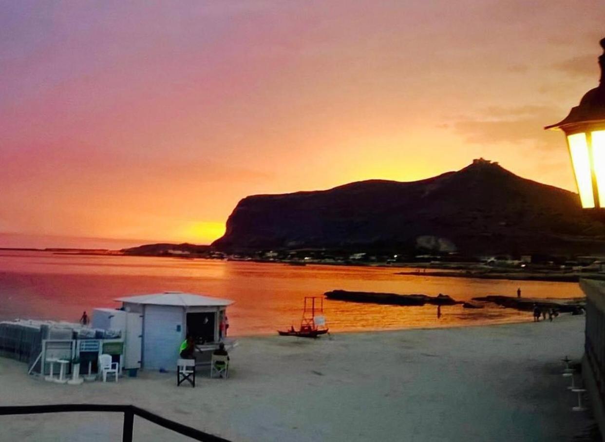 Stabilimento Lido Burrone Bed & Breakfast Favignana Exterior foto